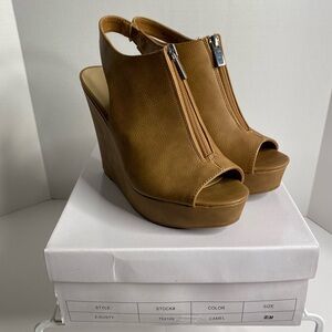 NWOT Womens Chinese Laundry Wedge Front Zip Peep Toe Camel Bootie  Size 8.5